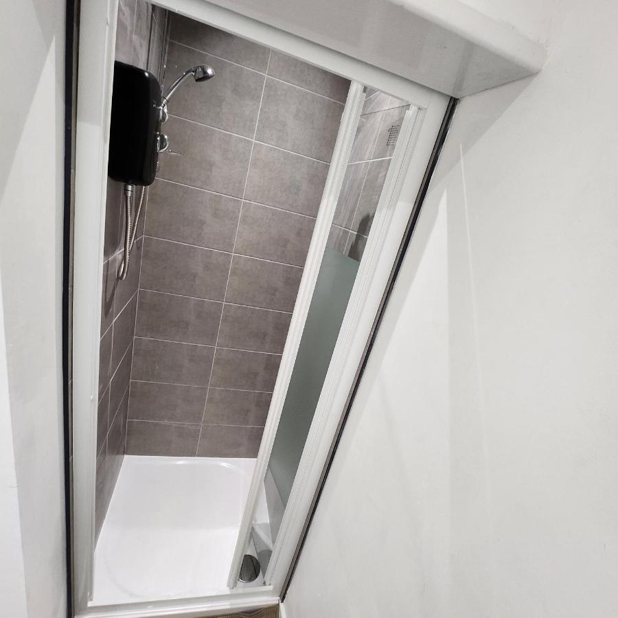 Comfy Diamond Ensuite Room Maidstone With Free Parking And Speedy Wifi Exterior foto